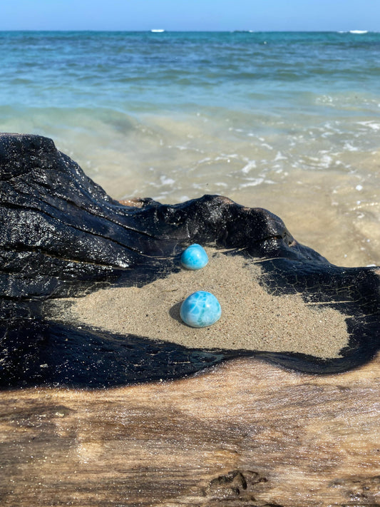 Introduction et expulsion d'un œuf Yoni de Larimar pour une femme